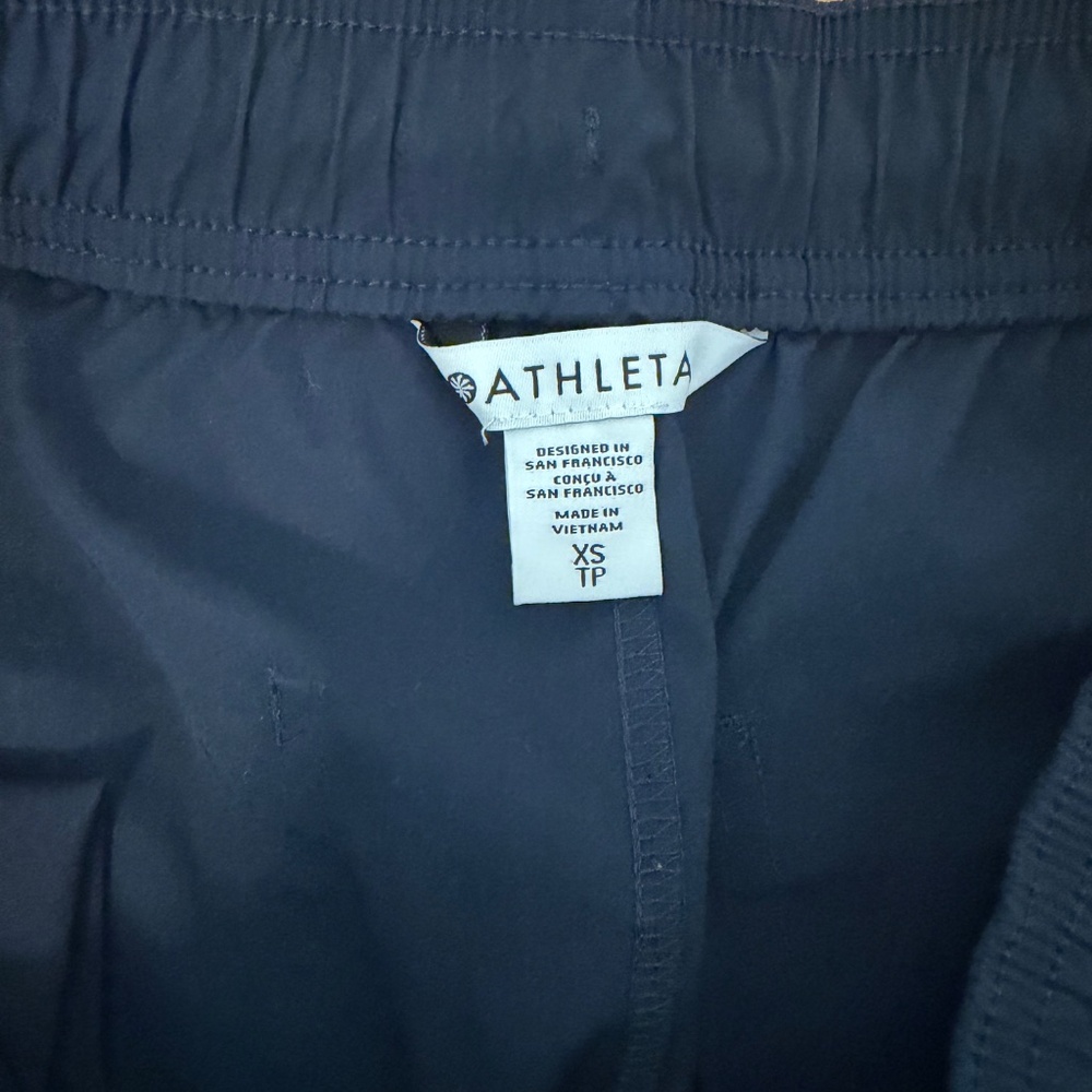 Athleta Midday Short - Picture 8 of 8